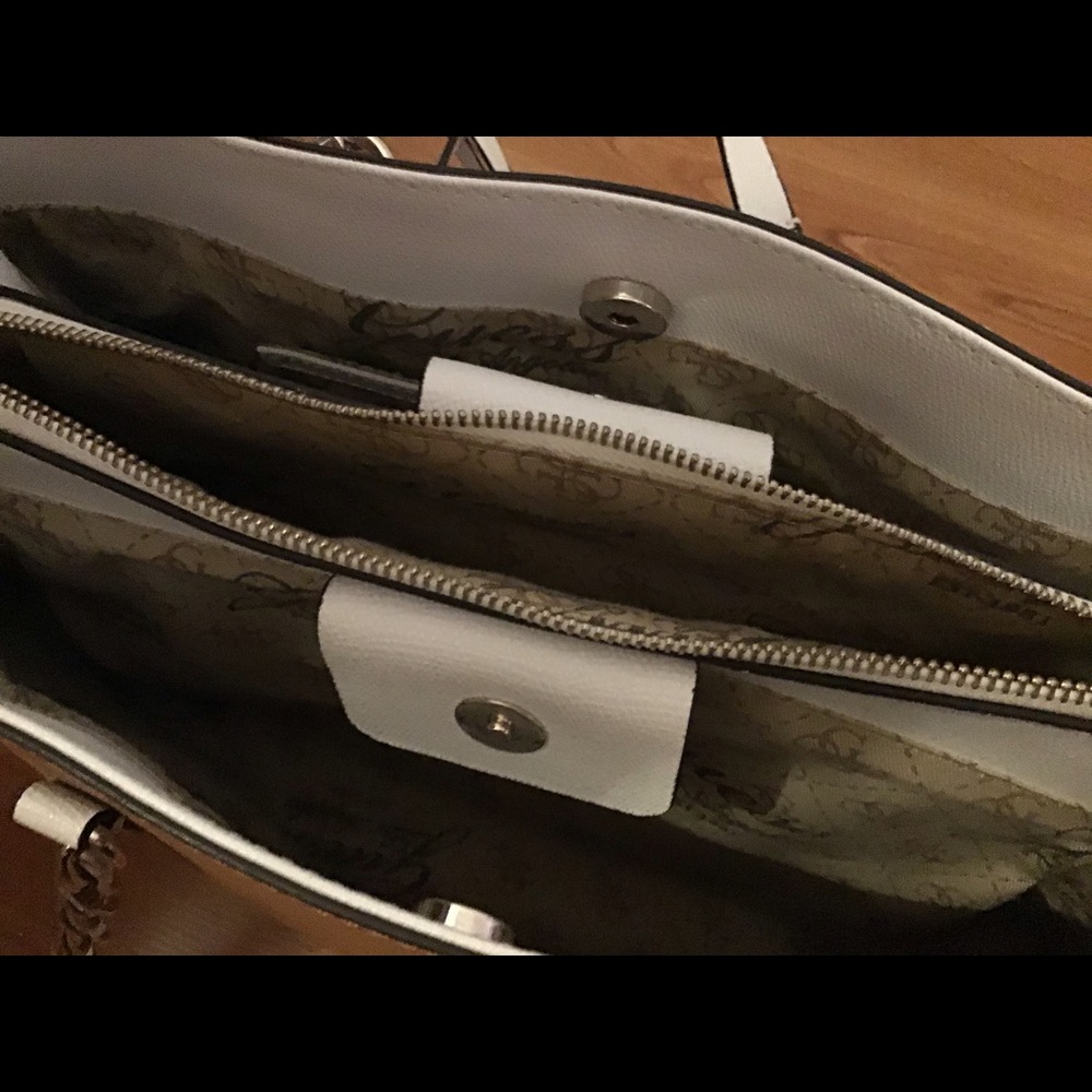 Guess Purse - Picture 4 of 8